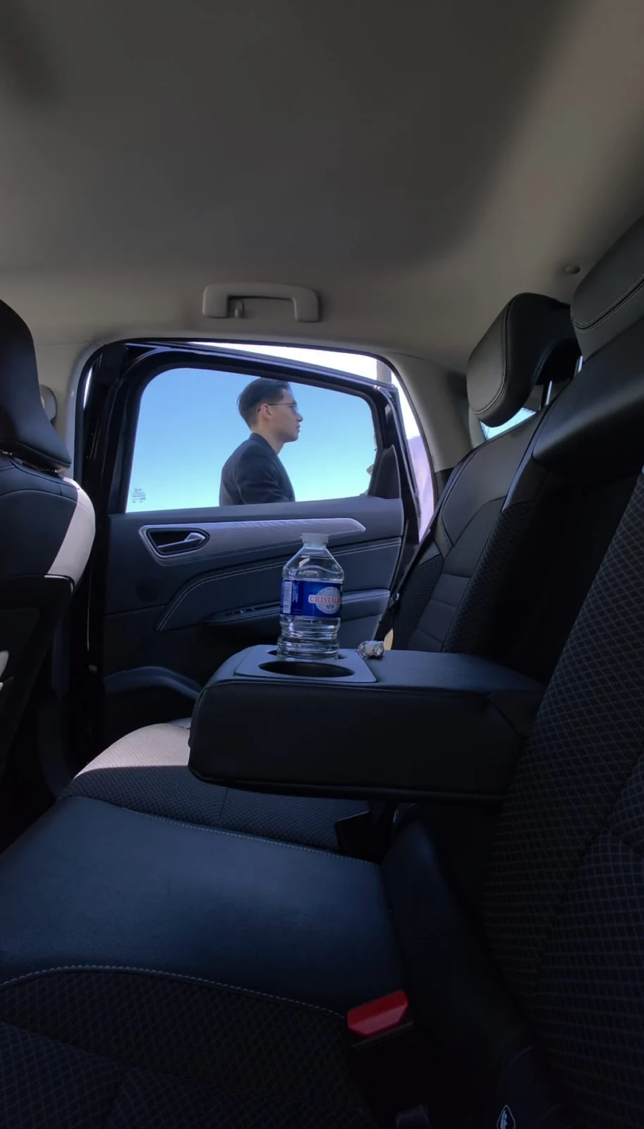 Accueil d’un passager à bord d’un véhicule TOTO VTC