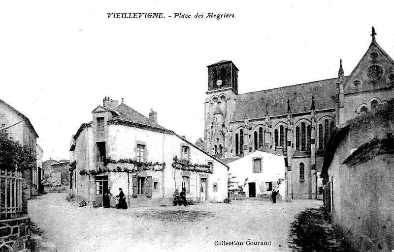 Vue ancienne du centre-bourg et de l’église de Vieillevigne